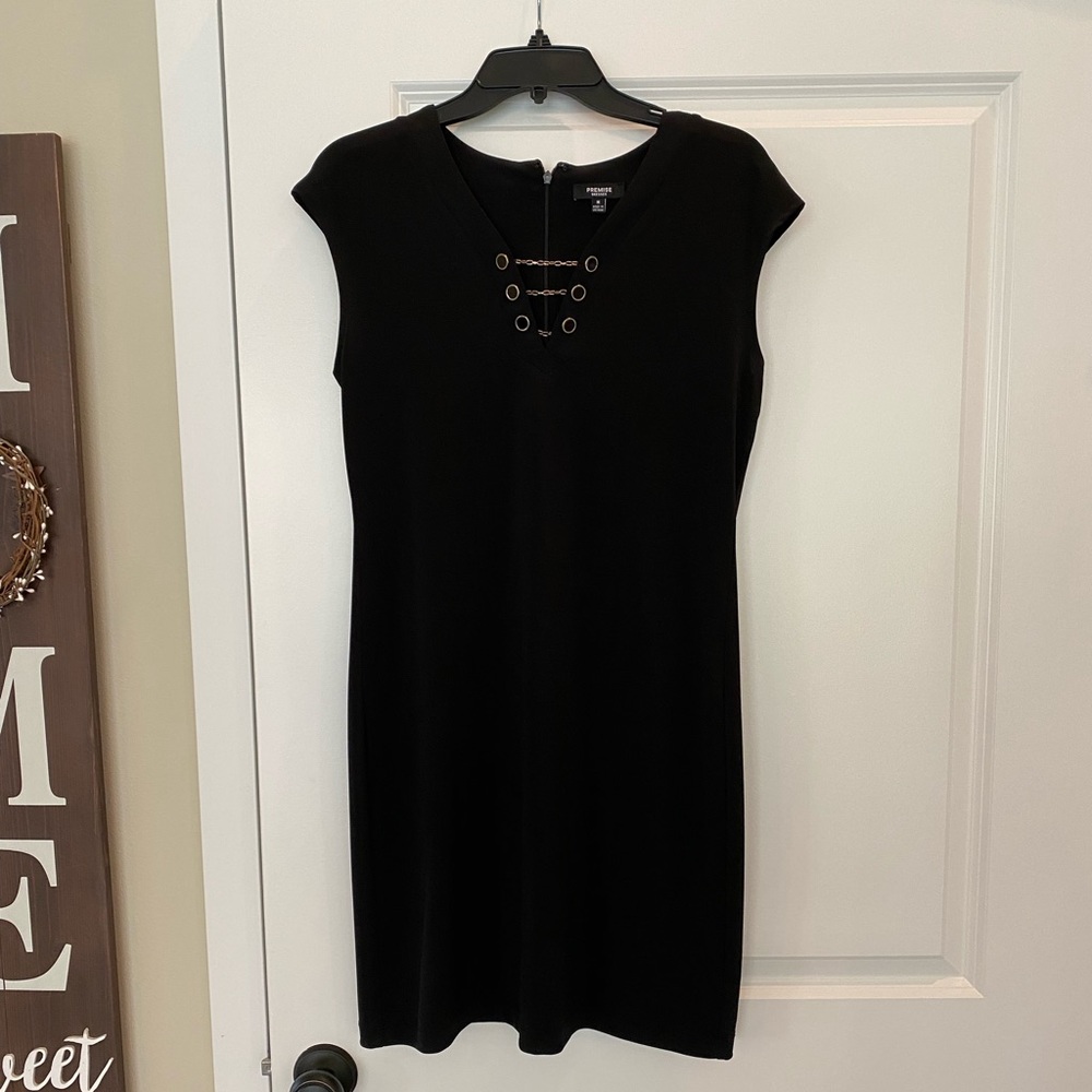 Light swift dress with cap sleeves. Fun to run around in.